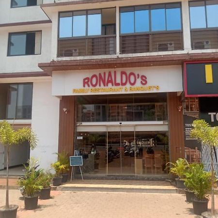 ホテル Ronaldos Old Goa パナジ エクステリア 写真