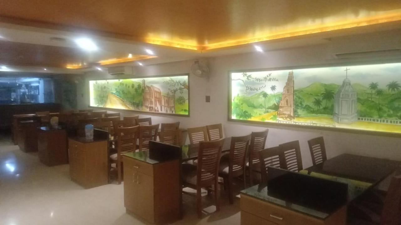 ホテル Ronaldos Old Goa パナジ エクステリア 写真