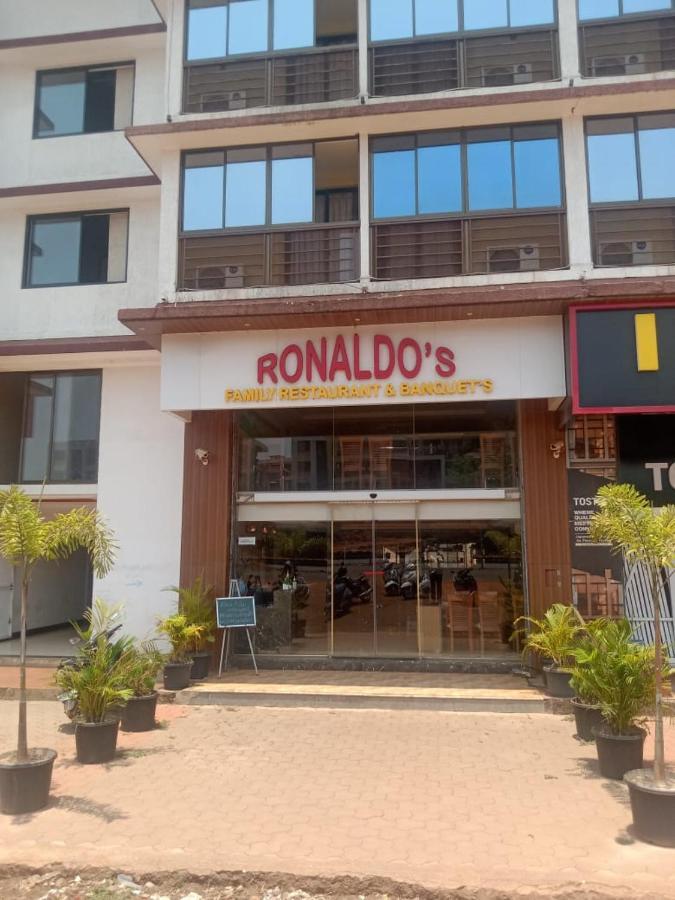 ホテル Ronaldos Old Goa パナジ エクステリア 写真