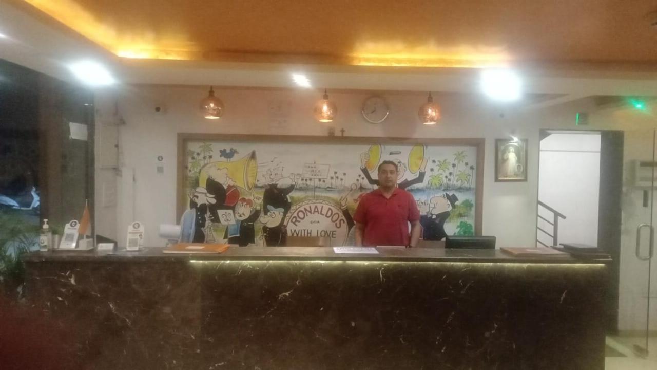 ホテル Ronaldos Old Goa パナジ エクステリア 写真